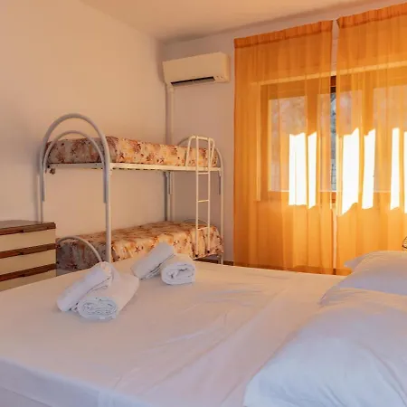 - Il Mare In Stanza Apartmán