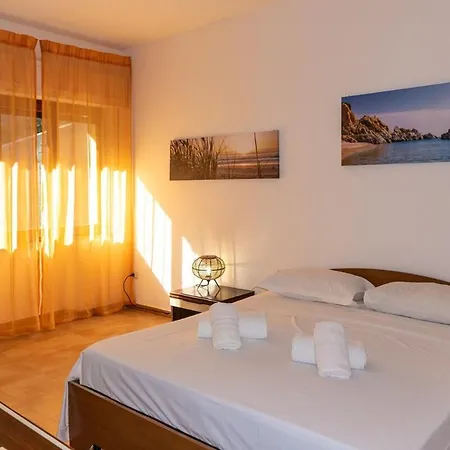 Apartment - Il Mare In Stanza Caminia