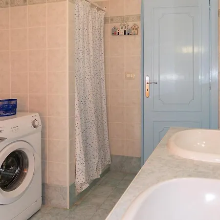 - Il Mare In Stanza Apartmán Caminia