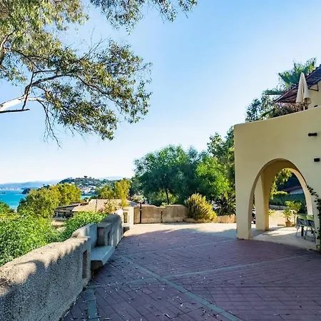 - Il Mare In Stanza Apartmán Caminia